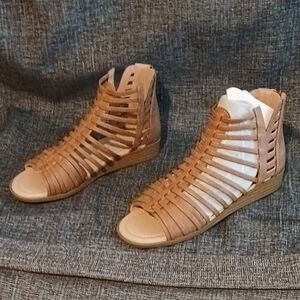 *NWOT* JOURNEES COLLECTION DELILAH GLADIATOR SANDALS